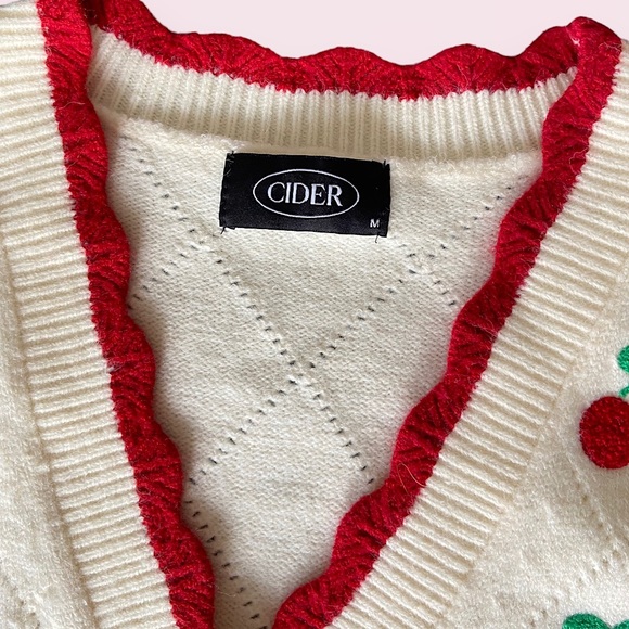 SOLD • cider cherry cardigan - Picture 3 of 15